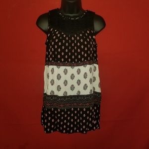Xhilaration Black and Red Sleeveless Top